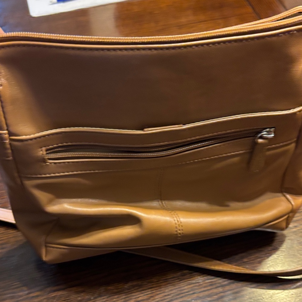 Giani Bernini Beige Leather Crossbody Bag - Picture 5 of 11